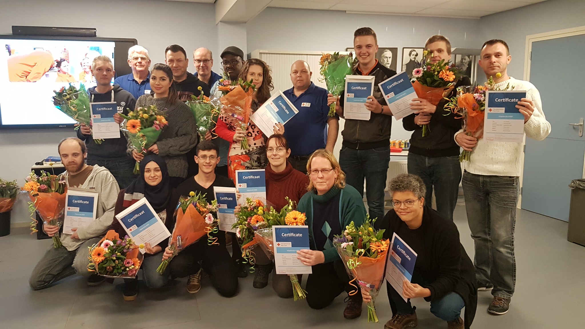 Cursisten Rode Kruis geslaagd voor EHBO