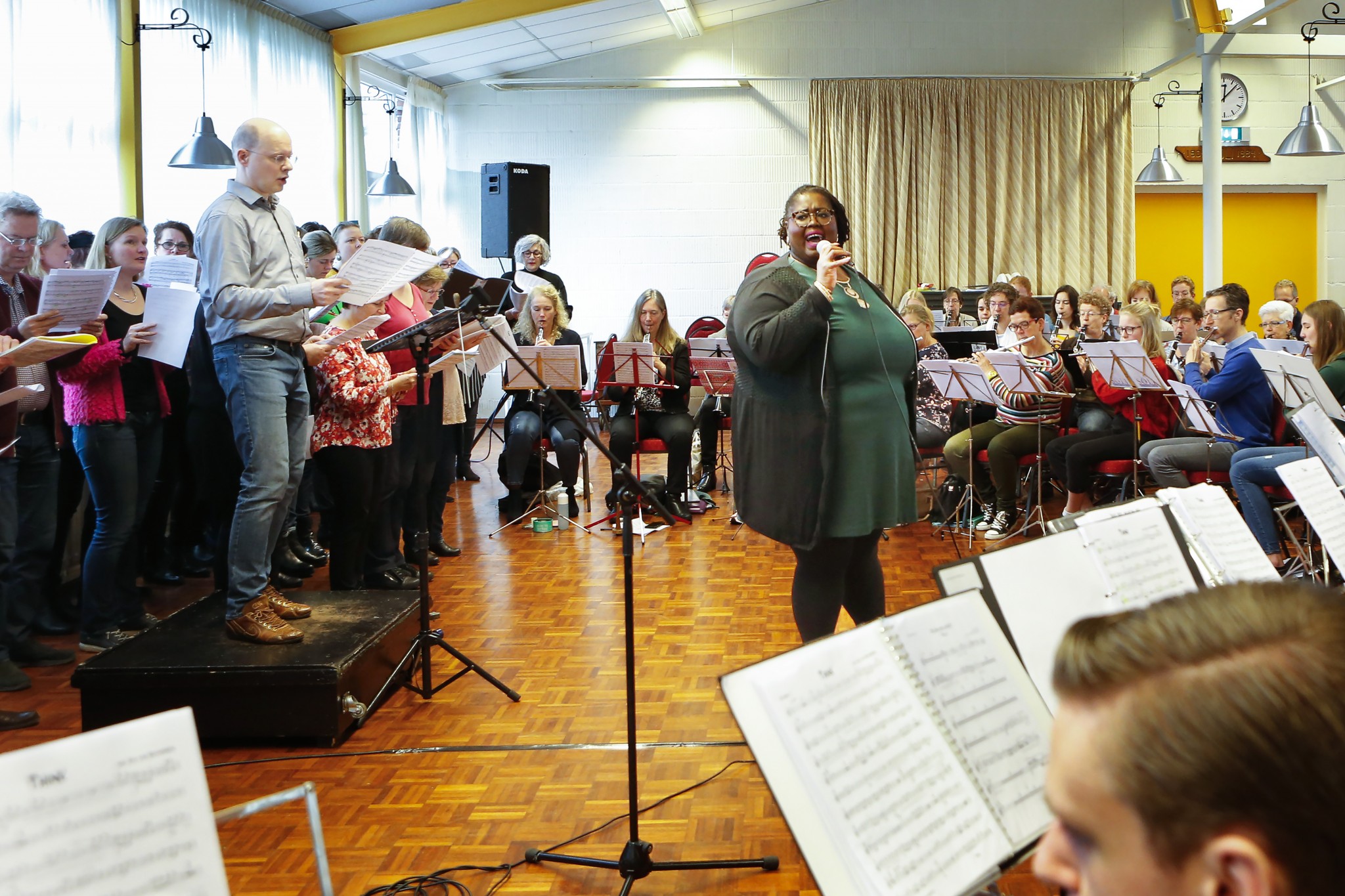 Souldiva Shirma Rouse soleert met Soli