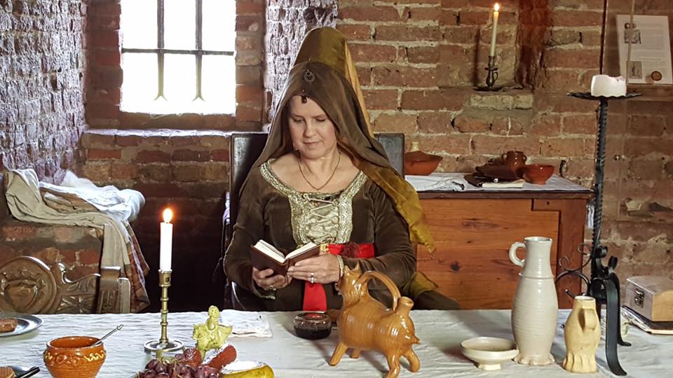 Kaarslichtlezing in Ruïne van Brederode