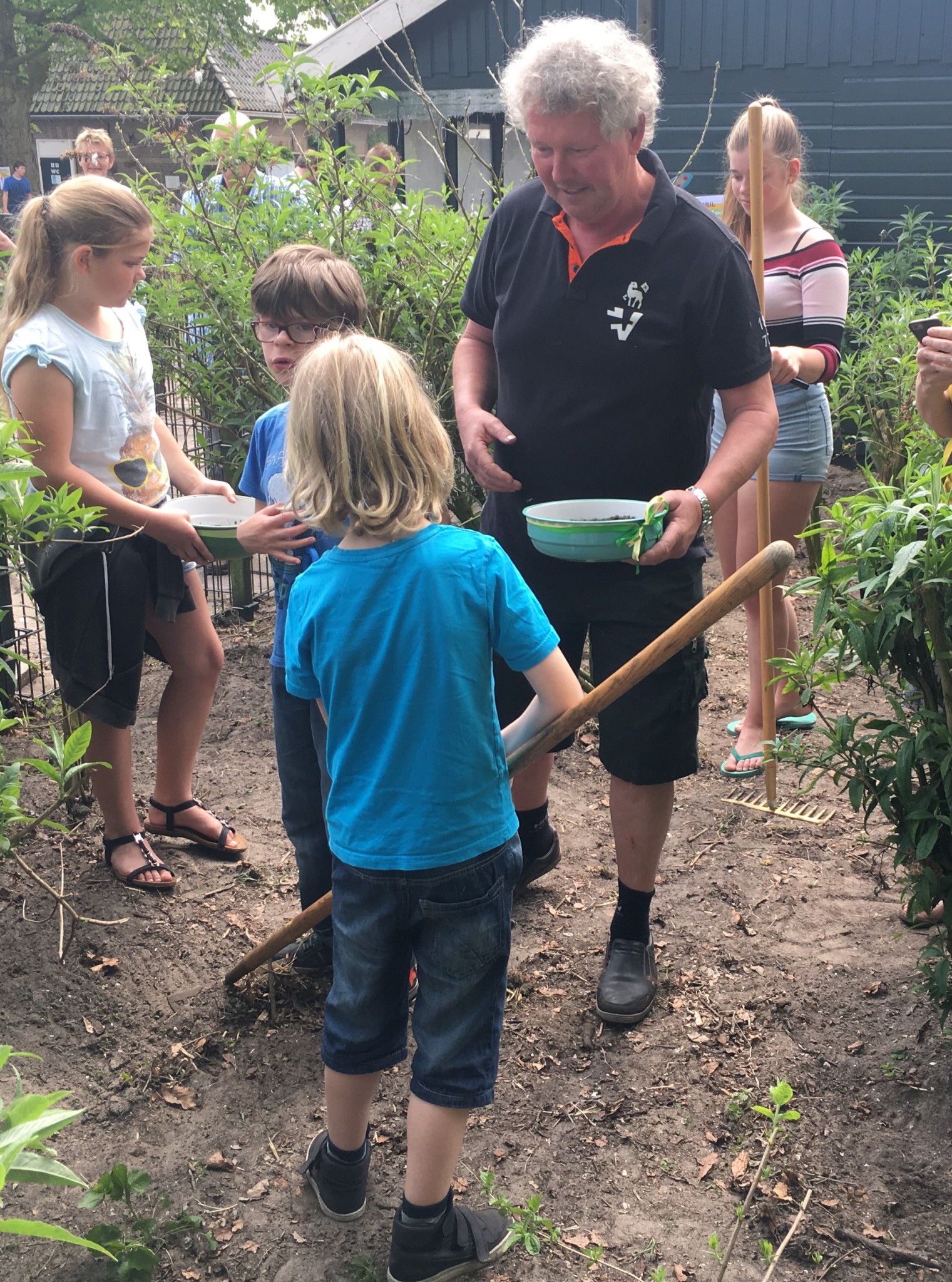 Schoolplein inzaaien voor de bijen