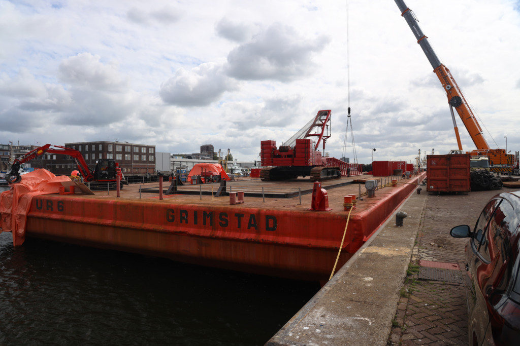 Video: ponton naar Libië voor sloopwerk