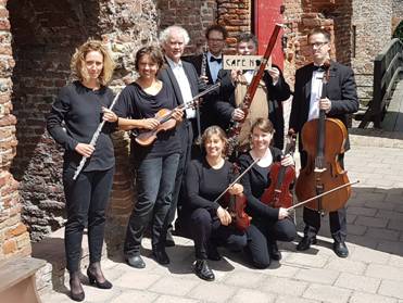 Velsense salonorkest Café Noir in Ruïne