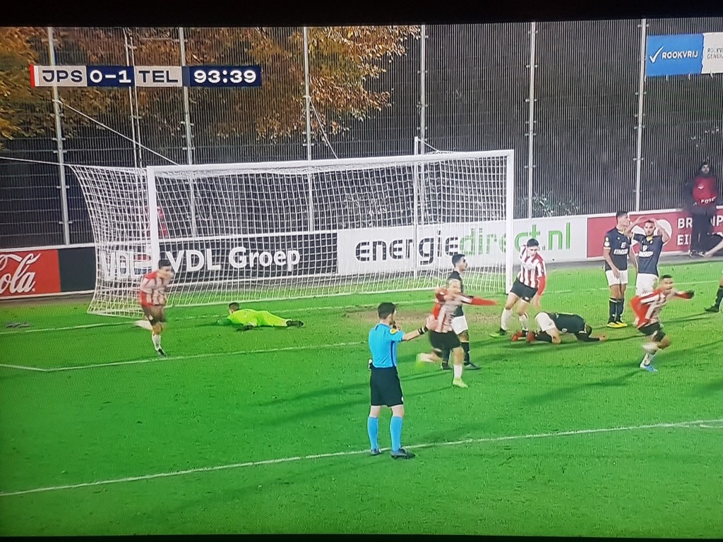 Telstar verspeelt voorsprong tegen PSV