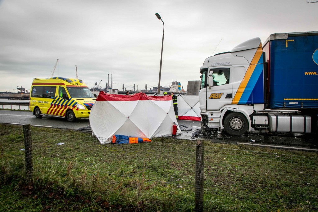 Dode bij ongeluk op de Kanaaldijk
