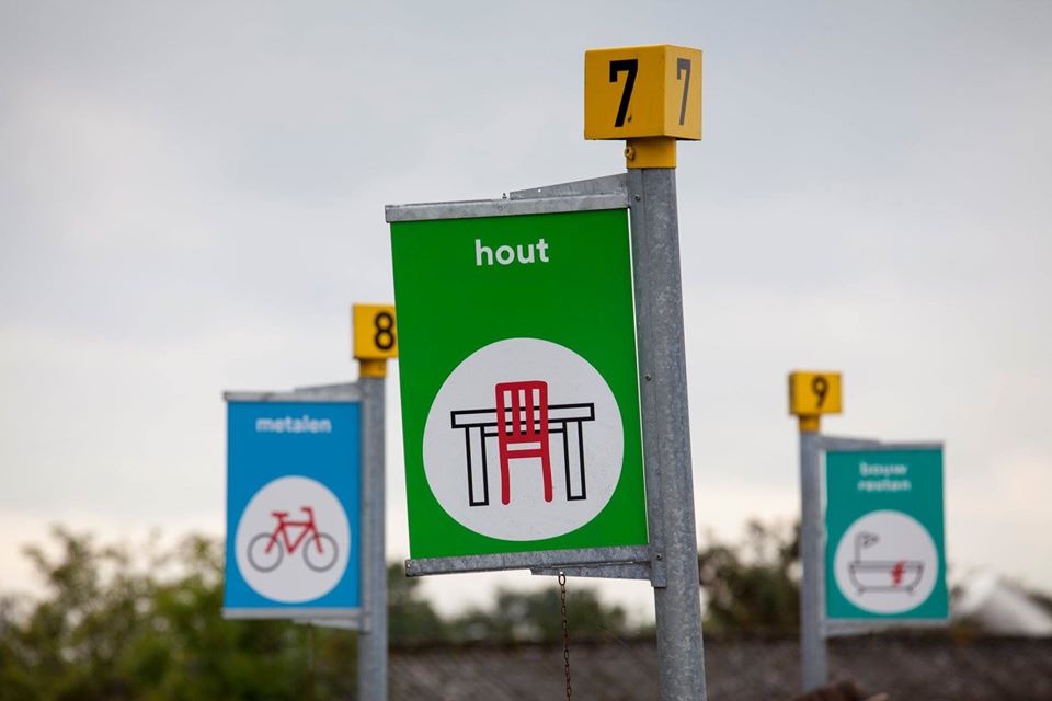 Stel bezoek afvalbrengstations uit