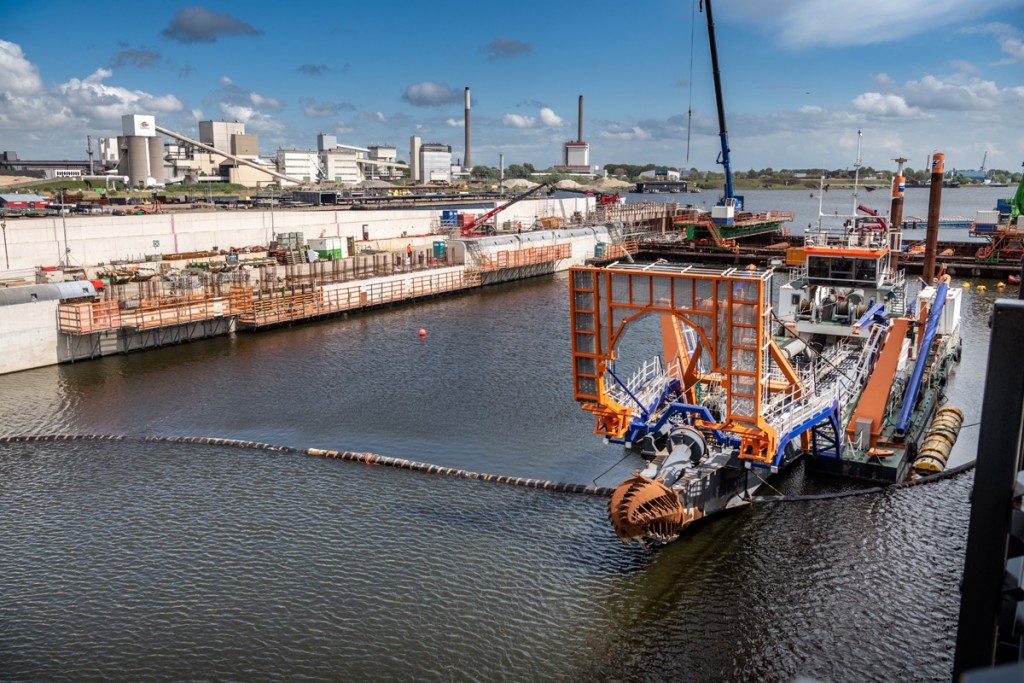 Uitgraven Sluiskolk nieuwe zeesluis