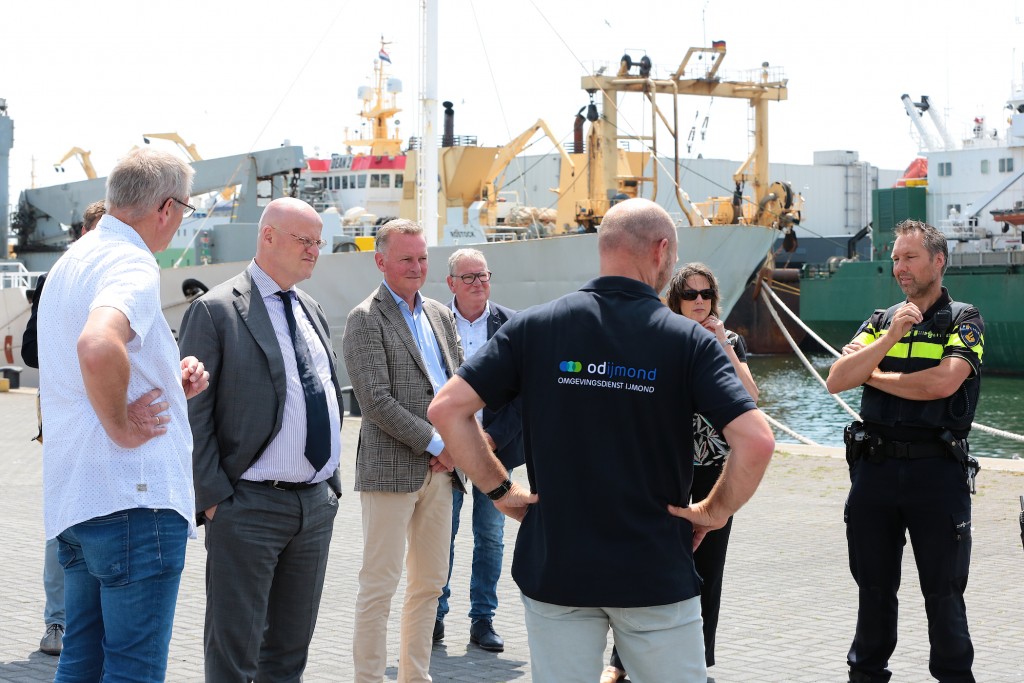 Minister Grapperhaus bezoekt haven IJmuiden