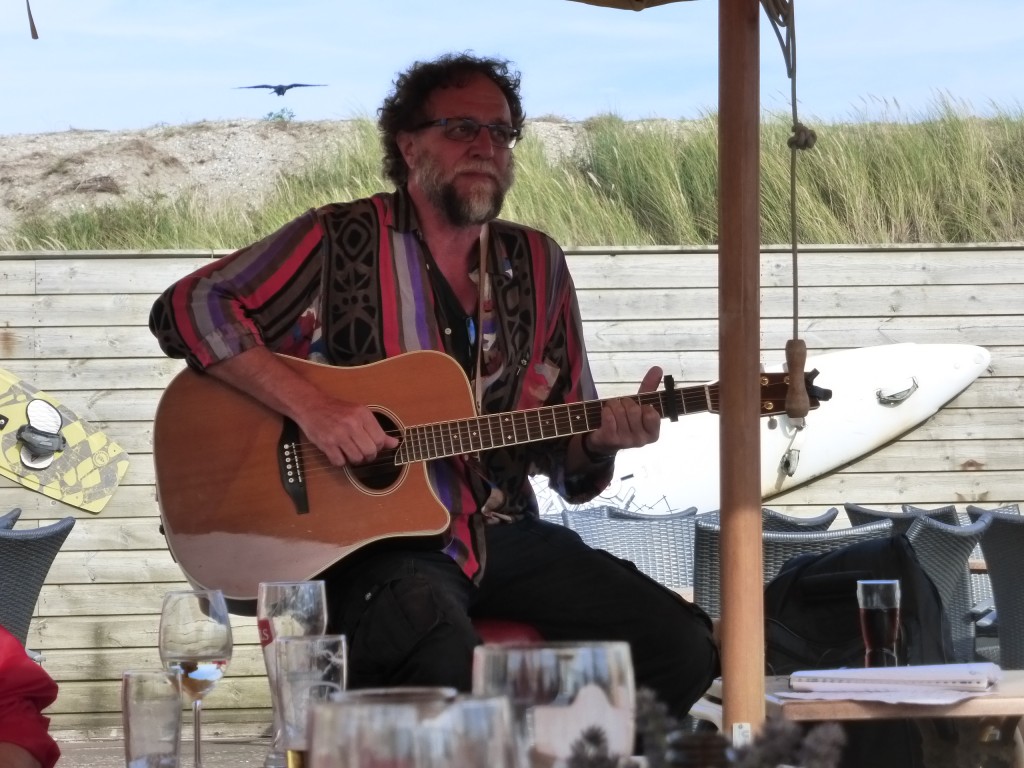 Geen naam, wel een lied voor de nieuwe Zeesluis