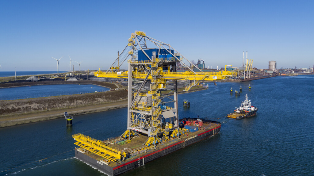 Enorme nieuwe loskraan voor Tata Steel