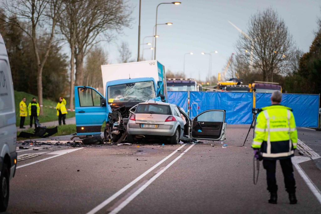 Ernstig ongeluk op N202 bij Velsen-Zuid, een persoon overleden