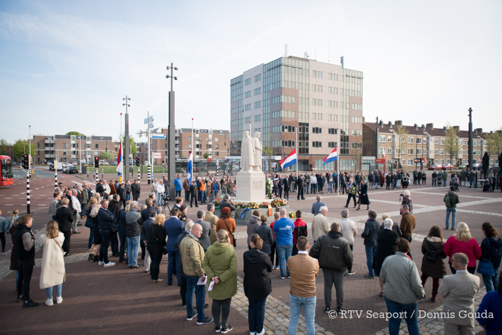 Dodenherdenking weer met publiek