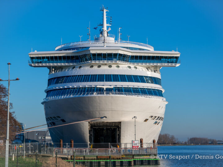 Asielschip blijft nóg zes weken in Velsen-Noord, maar met minder asielzoekers