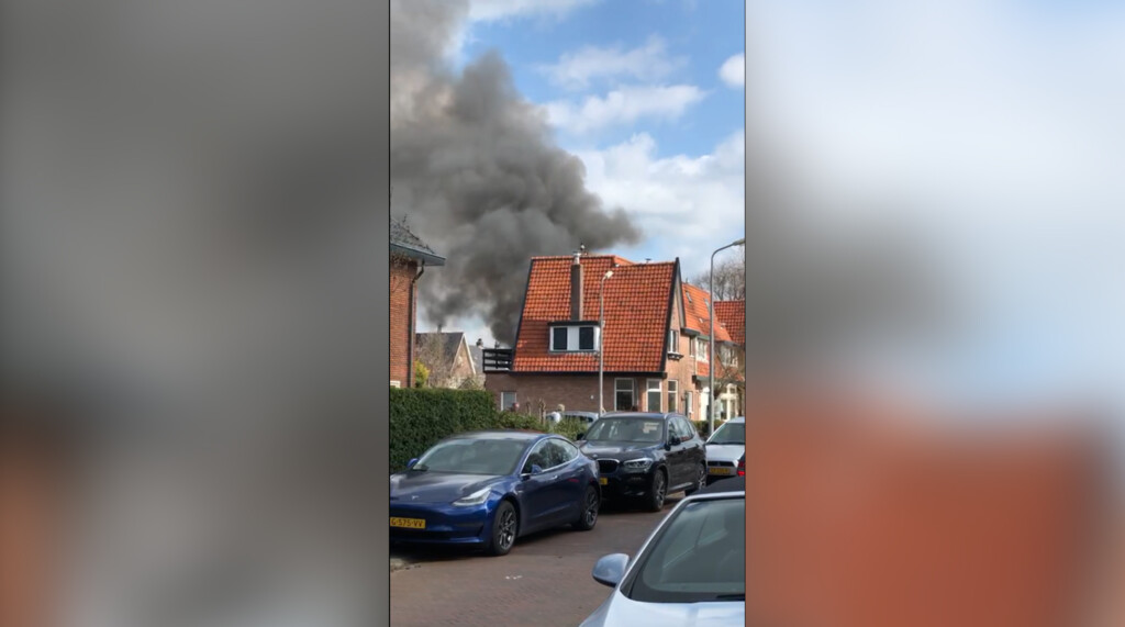 VIDEO – Veel rookontwikkeling bij brand op Kruidbergerweg Santpoort-Noord