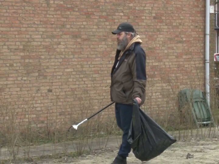 VIDEO – Zwandelen populair in Velsen, zwerfafval ruimen tijdens wandelen