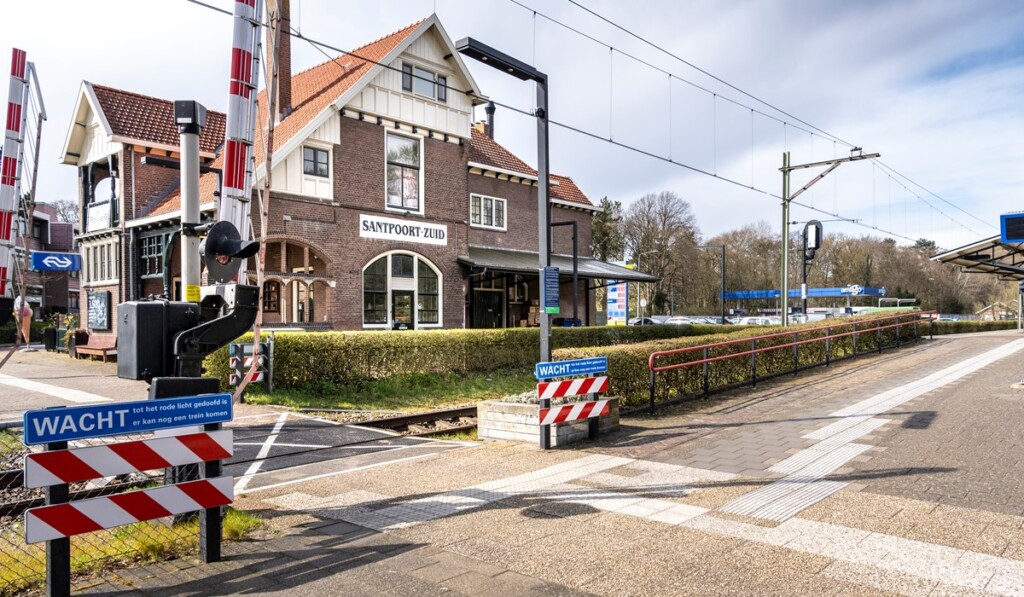 Tweede onbewaakte overweg in Santpoort-Zuid gesloten
