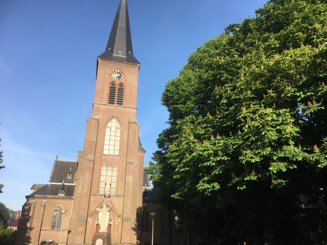 Toekomst Engelmunduskerk onder druk zonder woningbouw in de tuin