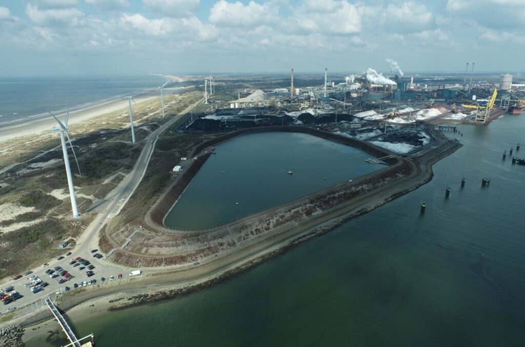 Verwijderen baggerspecie Averijhavendepot IJmuiden van start