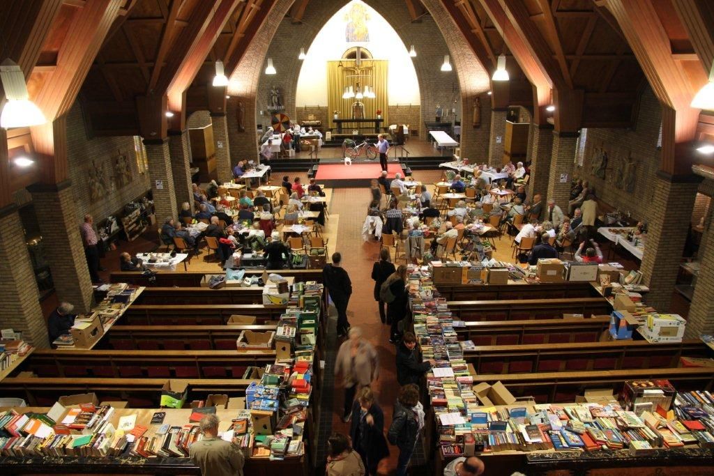 Steun de Naaldkerk met uw boeken