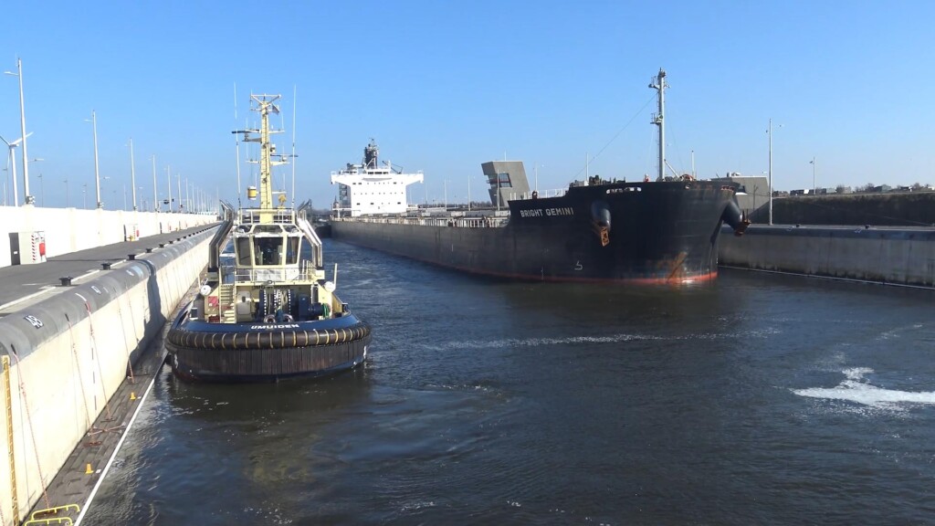 Kijkje rondom Buitenspuikanaal bij IJmuiden