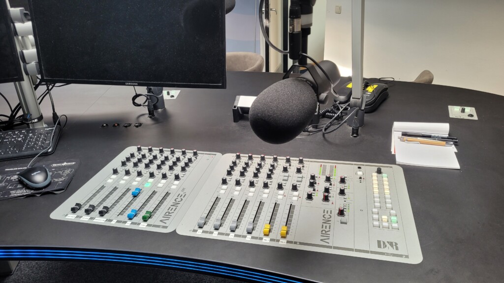 Meidengroep Mai Tai vanavond live op RTV Seaport radio