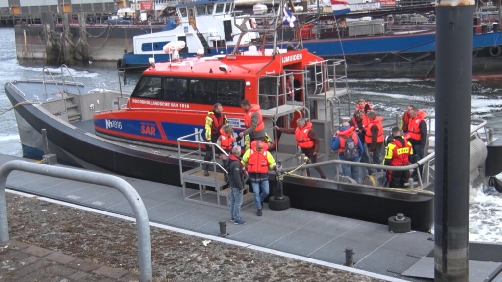 Donateurs varen mee op reddingsschip tijdens open dag KNRM