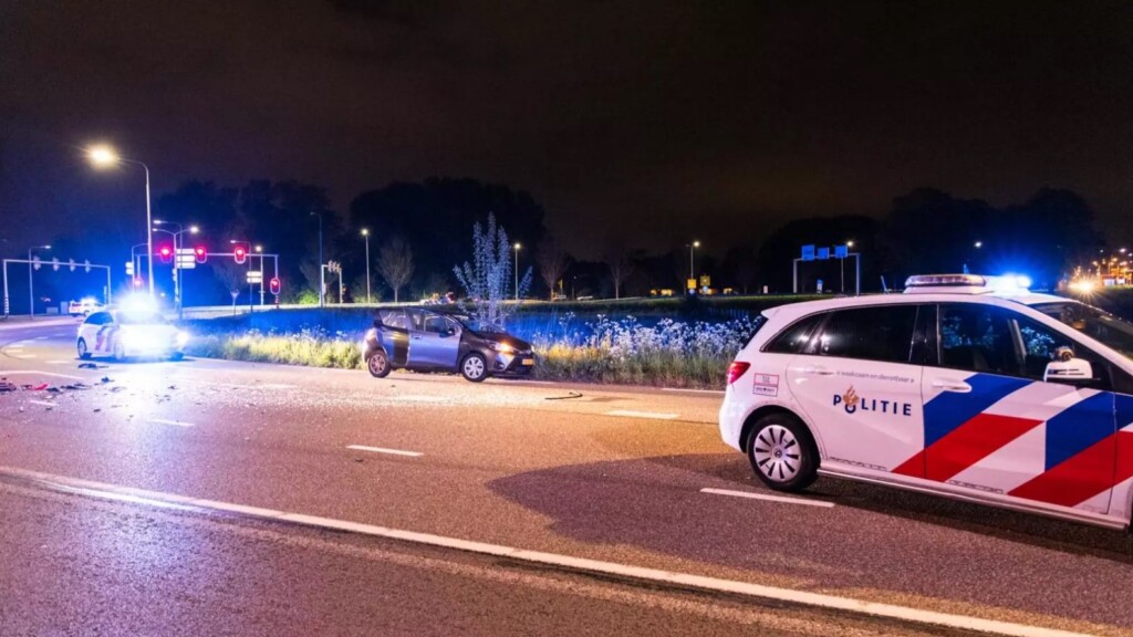 Politie lost schoten na achtervolging die eindigt met crash in Velsen-Zuid