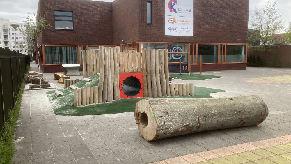 Groen schoolplein op tijd af voor pensioen van initiatiefnemer Harry