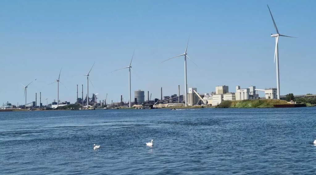 Velsen-Noordse windmolens gaan eind zomer draaien