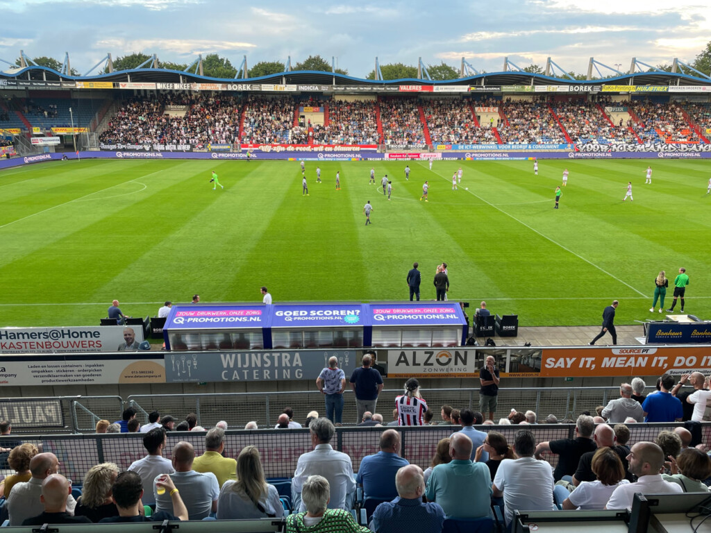 Dapper Telstar onderuit door twee identieke goals