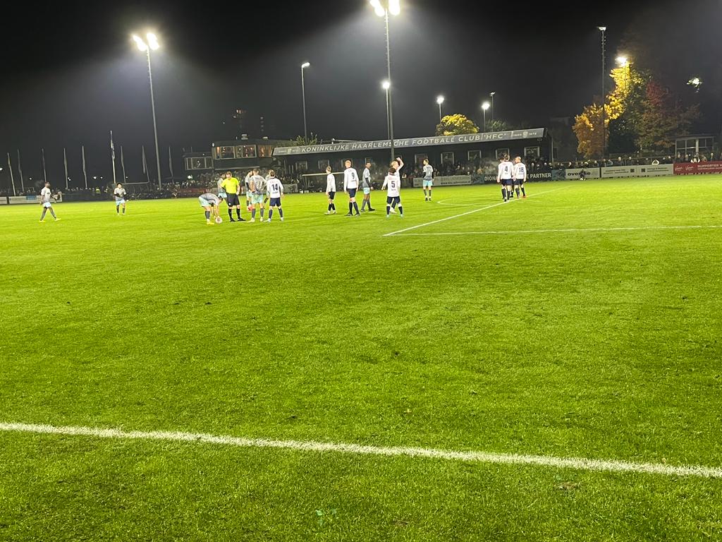 Efficiënt Telstar bekert door