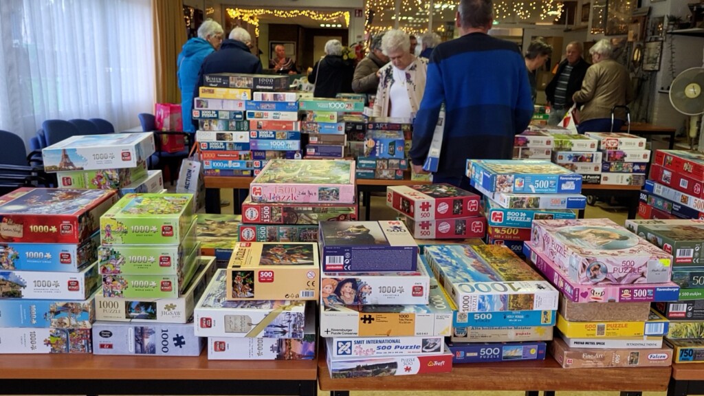 Puzzelbeurs seniorencentrum Zeewijk wederom een succes