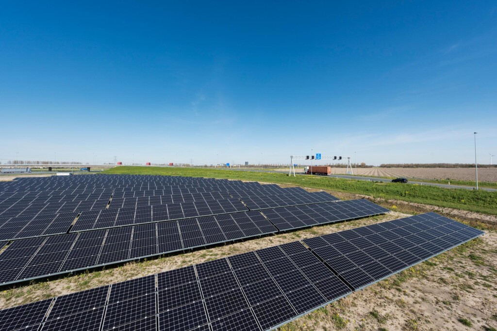 Opwekking duurzame energie langs Noord-Hollandse snelwegen