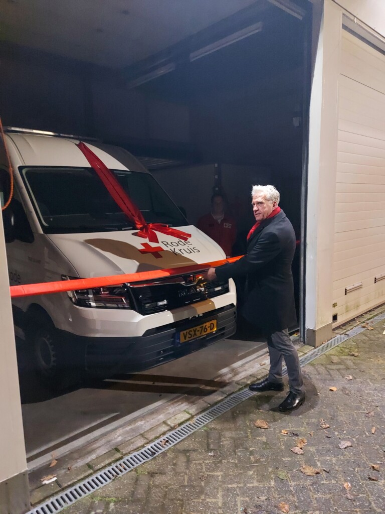 Nieuwe bus voor Rode Kruis IJmond