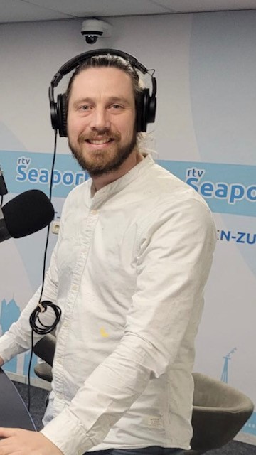 Bijzondere gast in live radioprogramma Helden van Velsen