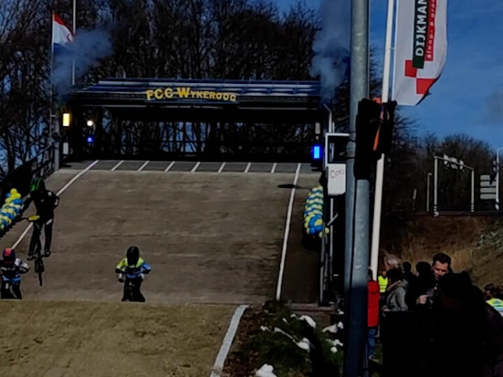 Opening van de vernieuwde BMX-baan van FCC Wijkeroog in Velsen Noord