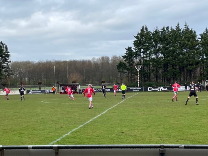 Stormvogels superieur in een derby die eigenlijk geen derby was