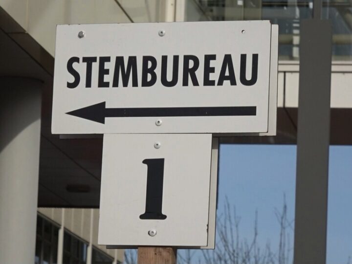 Goede opkomst bij stemmen voor de verkiezingen