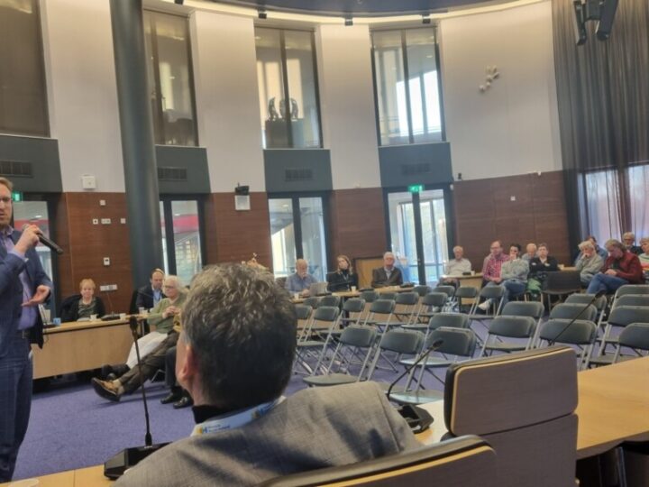 Omwonenden hebben wel kritiek na RIVM-rapport, maar lijken te vertrouwen op verbeteringen van Tata