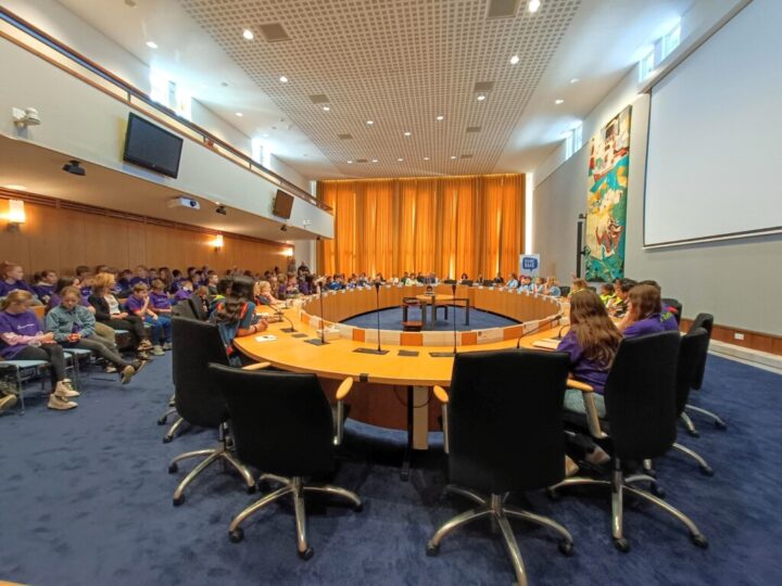 Basisschool ‘Het Kompas’ wint eerste Kinderraad Velsen