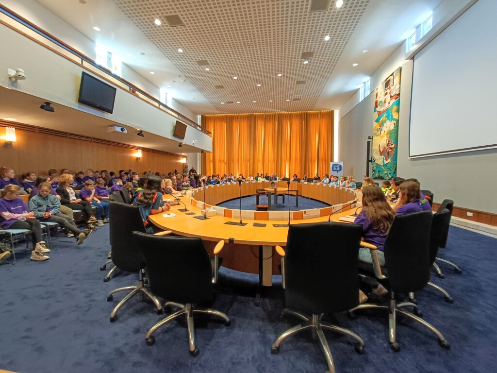 Basisschool ‘Het Kompas’ wint eerste Kinderraad Velsen