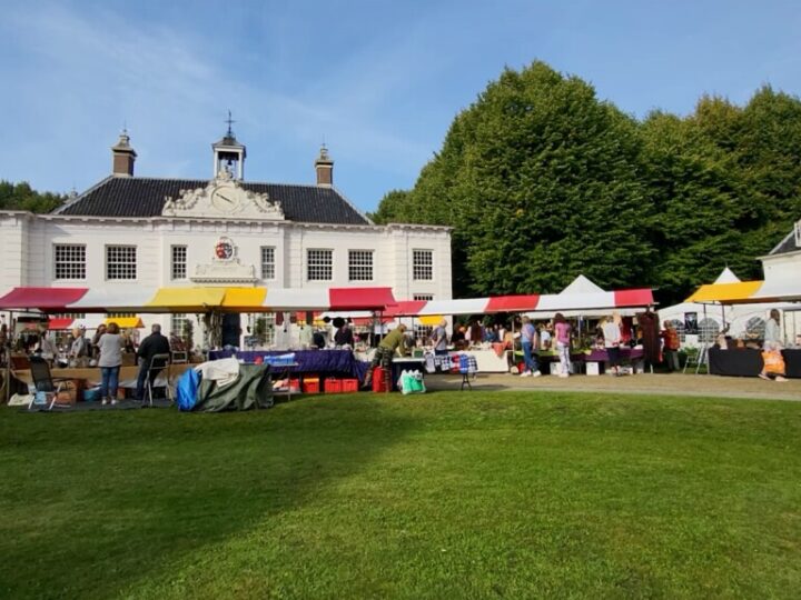 Brocante en curiosamarkt op Beeckestijn feest voor het oog