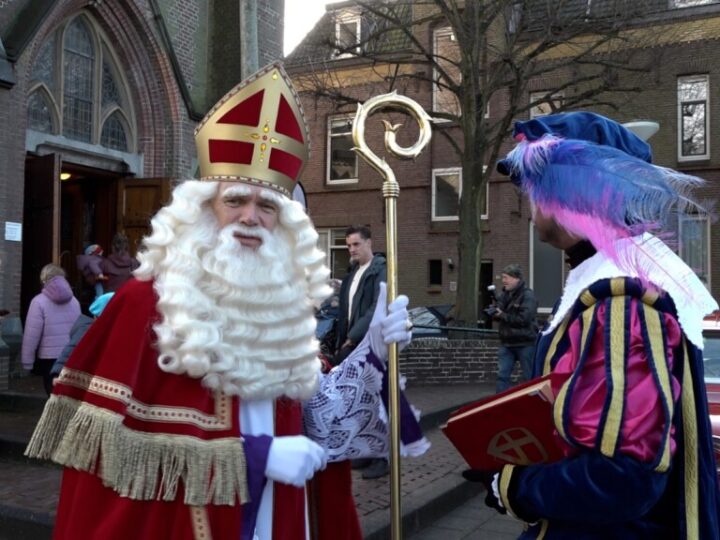 Sinterklaas warm onthaald in Driehuis