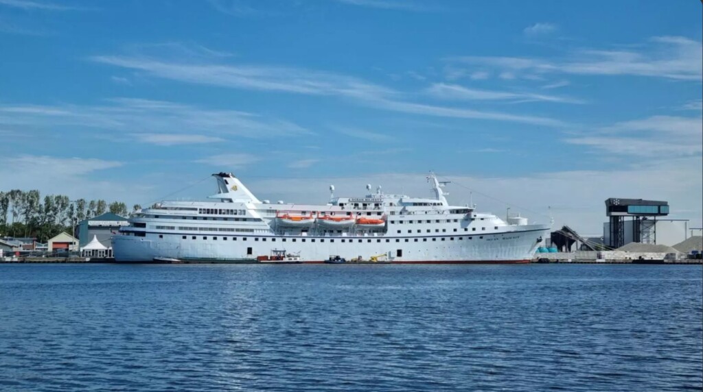 Neem een kijkje op opvangschip Ocean Majesty